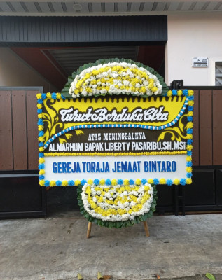 Papan Bunga Duka di Upau