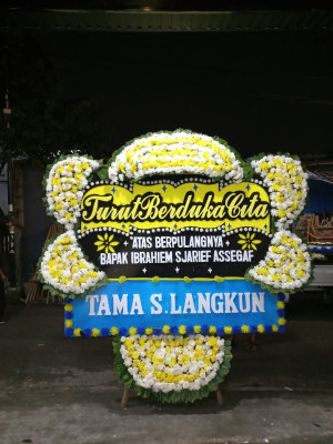 Papan Bunga Duka di Upau