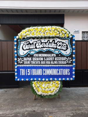 Papan Bunga Duka di Upau
